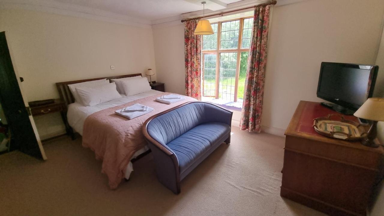 Old Manor House Bed & Breakfast Shepperton Dış mekan fotoğraf