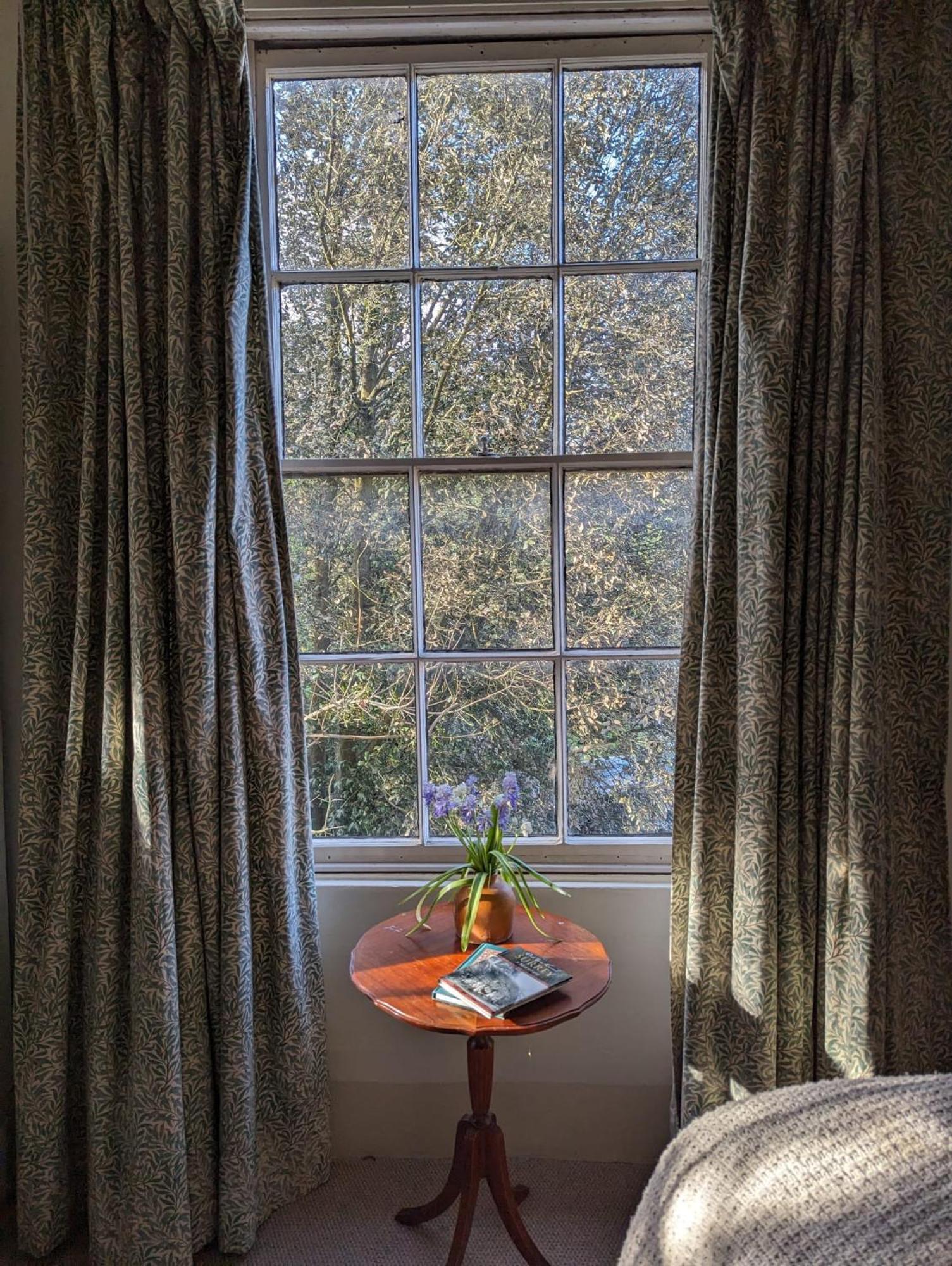 Old Manor House Bed & Breakfast Shepperton Dış mekan fotoğraf