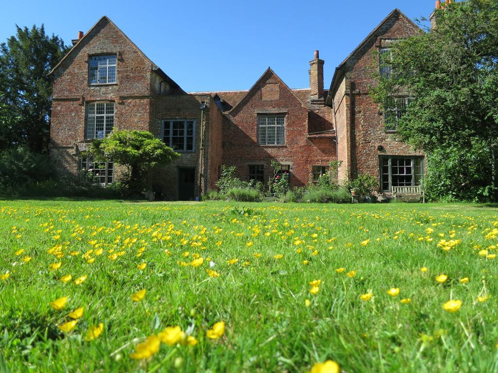 Old Manor House Bed & Breakfast Shepperton Dış mekan fotoğraf